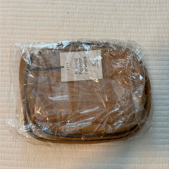 NWT Able Woven Tan Bag - Picture 4 of 4